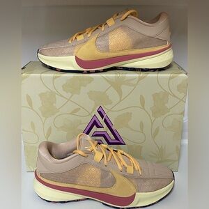 NIB Nike Zoom Freak 5 Fossil Stone Men  Basketball Shoes Sneaker DX4985 200 SZ 9